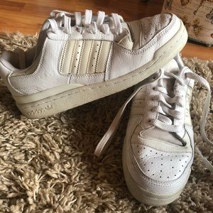 VINTAGE ADIDAS SHOES